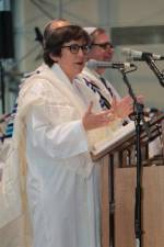 Rabbi Sharon Kleinbaum during services. Photo courtesy of Congregation Beit Simchat Torah