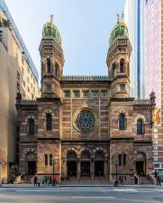 Central Synagogue (pictured above in 2023) has been serving practitioners of Reform Judaism since being consecrated in 1872. There is reportedly no ongoing threat to the temple, the NYPD says.