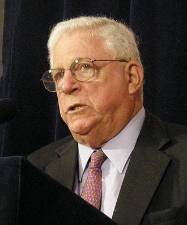 <b>Richard “Dick” Ravitch had a long and illustrious career in real estate and construction where he built and ran primarily low and middle income housing, but is most remembered for his decades in public service.</b> Photo: Wikimedia Commons