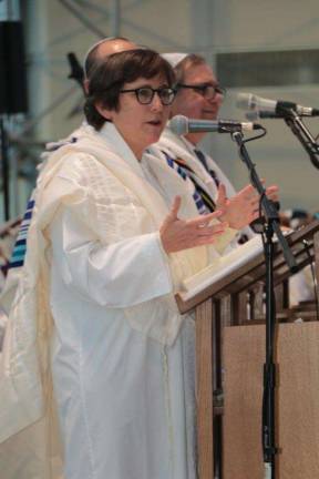 Rabbi Sharon Kleinbaum during services. Photo courtesy of Congregation Beit Simchat Torah