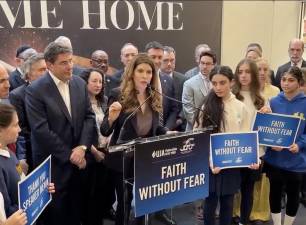 Julie Menin speaks at Park East Synagogue after City Council passage of her protest “Buffer Zone” bill.