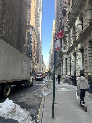 No standing zone outside the front of the shelter