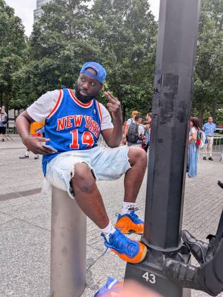 Knicks parade brought out Django from the Bronx. wearing his Anthony Mason jersey.