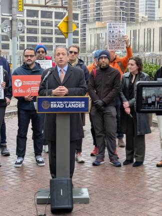 Comptroller Brad Lander speaks in favor of congestion pricing at Municipal Hall Plaza rally, March 20, 2025.