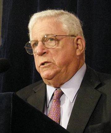 <b>Richard “Dick” Ravitch had a long and illustrious career in real estate and construction where he built and ran primarily low and middle income housing, but is most remembered for his decades in public service.</b> Photo: Wikimedia Commons