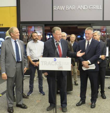 At the re-opening of Tracks Raw Bar and Grill, owner Bruce Caulfield took the time to thank those who were responsible for the rebuilt space that was vacated 7 years ago. Looking on are MTA Chair and CEO Janno Lieber and LIRR President Rob Free, Assembly Member Keith Powers, and Manhattan BP Brad Hoylman-Sigal.
