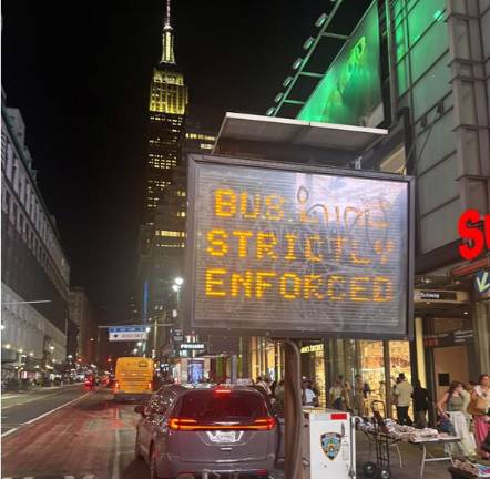 The glitch prone sign near the site of a deadly crash on Sept. 28 seemed to be doing a better job warning drivers that “bus lane strictly enforced” when Straus News returned on Oct. 2.
