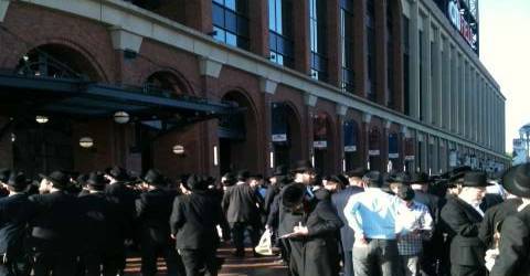 What Happens When 40,000 Orthodox Jewish Men Take Over Citi Field?