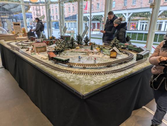 Model train and gingerbread houses at Willett’s Café Spinone at 19 Fulton St.