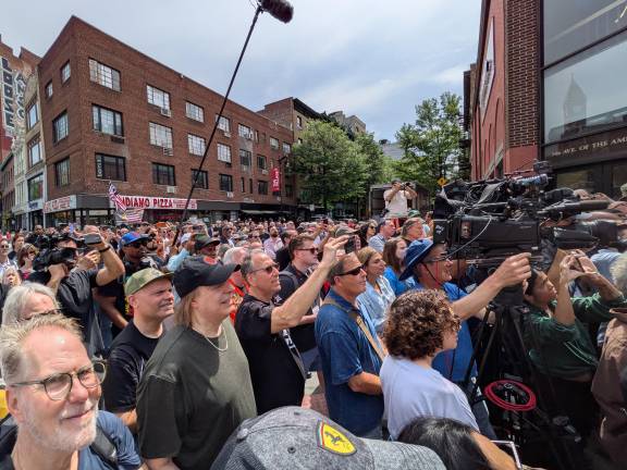 Hundreds experience Jimi Hendrix Way unveiling at Sixth Avenue and West 8th Street.