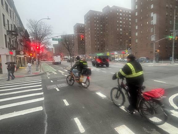Delivery workers on the East Side were ignoring red lights even in the final days of the criminalization push for bike infractions that Eric Adams started in Feb. ‘25 but which Mayor Mamdani was repealing as of March 27.