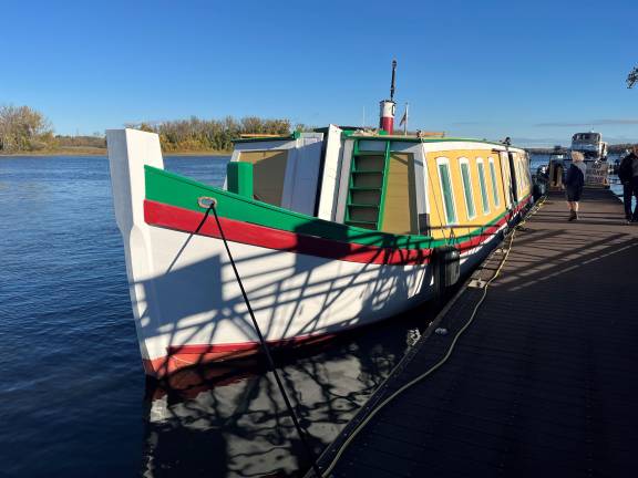 On a beautiful fall morning, the Seneca Chief is ready to depart Hudson NY for its next stop in Kingston, a 27-mile, 4 1/2 hour voyage. On board? The crew, invited guests and Straus News Manhattan. It finally reached Tribeca and held open house at Pier 26 in Tribeca. If you missed it, the Seneca Queen will return next summer to celebrate the city’s 400th anniversary.