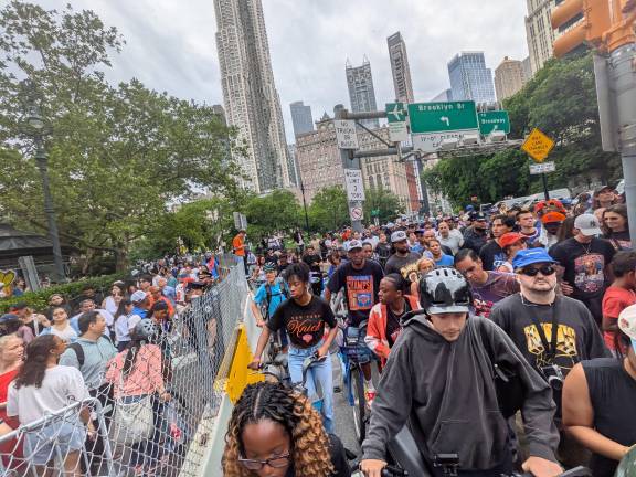 Knicks pilgrims congestion at Centre Street and Brooklyn Bridge.