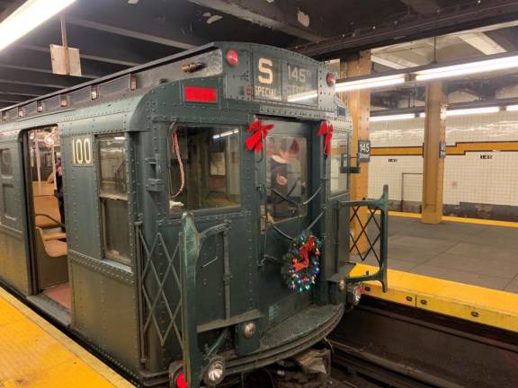 <b>With another holiday season underway, the New York Transit Museum, in cooperation with the TA is operating eight 1930s vintage subway cars on the F and D lines between 2nd Avenue and 145th Street on Saturdays in December.</b> Photo: Ralph Spielman