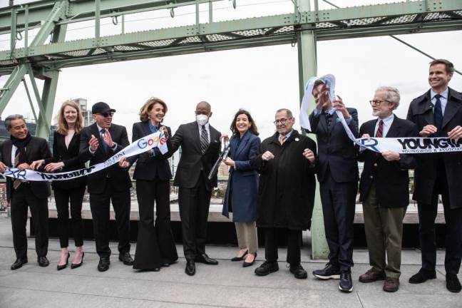 Mayor Eric Adams and Governor Kathy Hochul (center) and other elected officials at Pier 57 Ribbon Cutting on Monday, April 18, 2022. Photo: Michael Appleton/Mayoral Photography Office