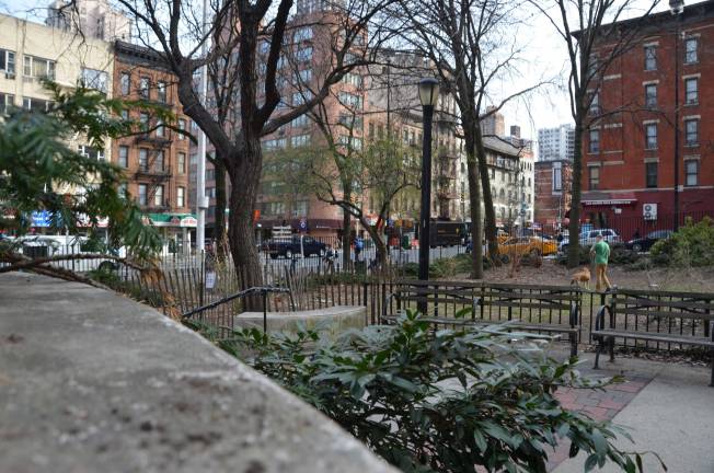 A man and his dog in one of the semi-enclosed areas of Ruppert Park, on Second Avenue between 91st and 92nd streets. Photo by Daniel Fitzsimmons