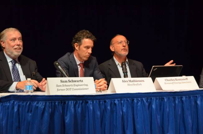 Attendees at a meeting last week convened by Manhattan borough President Gale Brewer’s office to address growing traffic congestion. Photo: Daniel Fitzsimmons