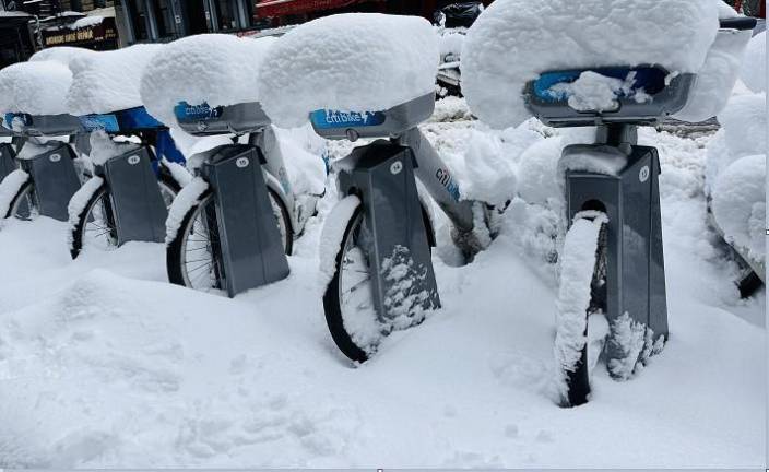 Nobody was undocking these Citi Bikes on 85th St. between Second and Third Avenues on Feb. 23.