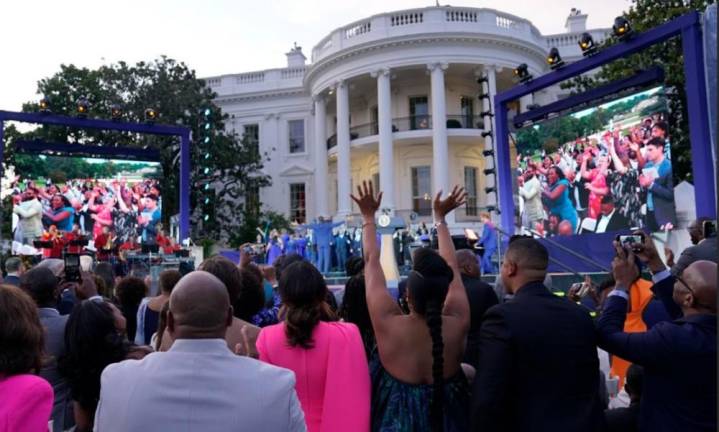 Over 1,000 people turned out to watch Broadway Inspirational Voices and others perform at the first ever Juneteenth festival to be held at the White House this past June. Photo: Broadway Inspirational Voices.