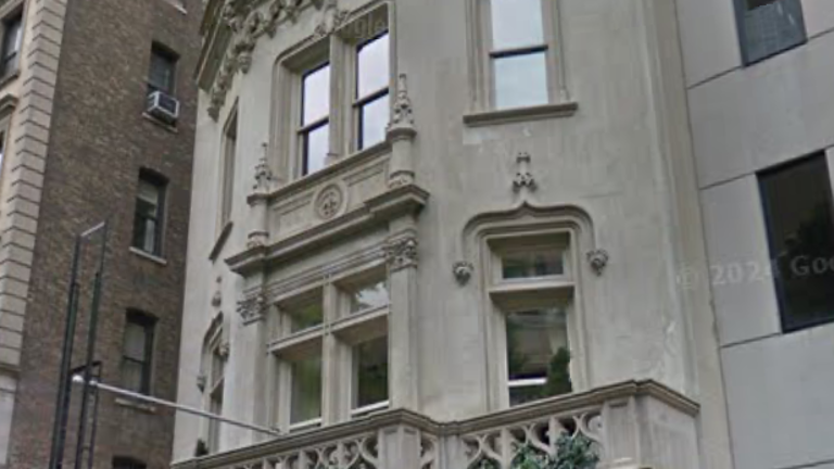 Community Board 8 has voted to deny a liquor license to a private club planned for 24 E. 81st St. (above), unless it drops a rooftop bar from its layout.