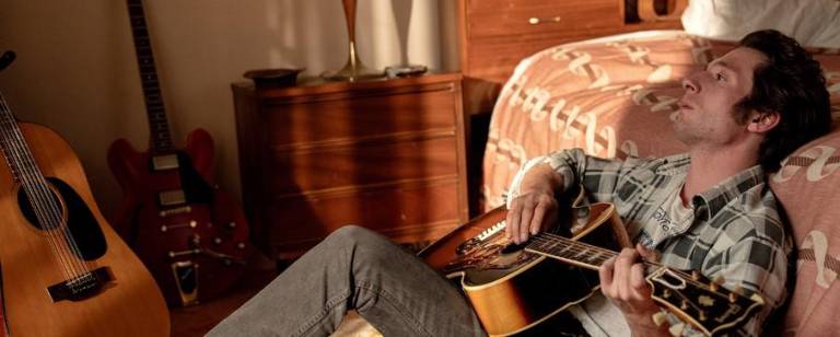 Jeremy Allen White plays young Bruce Springsteen in the biopic <i>“Deliver Me From Nowhere.”</i>