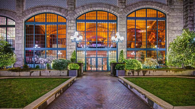 Council Speaker Julie Menin has told Guastavino’s (pictured above), located at the foot of the Ed Koch Queensboro Bridge, that she could support a class-action lawsuit alleging that the restaurant has seized public space.