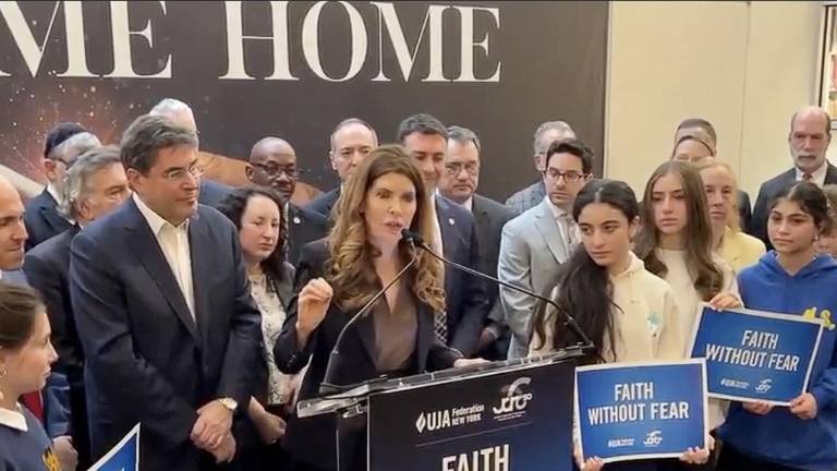 Julie Menin speaks at Park East Synagogue after City Council passage of her protest “Buffer Zone” bill.