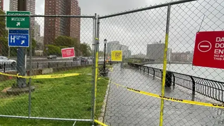 A stretch of the East River Esplanade starting at E. 93rd St. is slated to close to the public again on May 26, for extensive sinkhole repairs. It was briefly closed last month (pictured above).