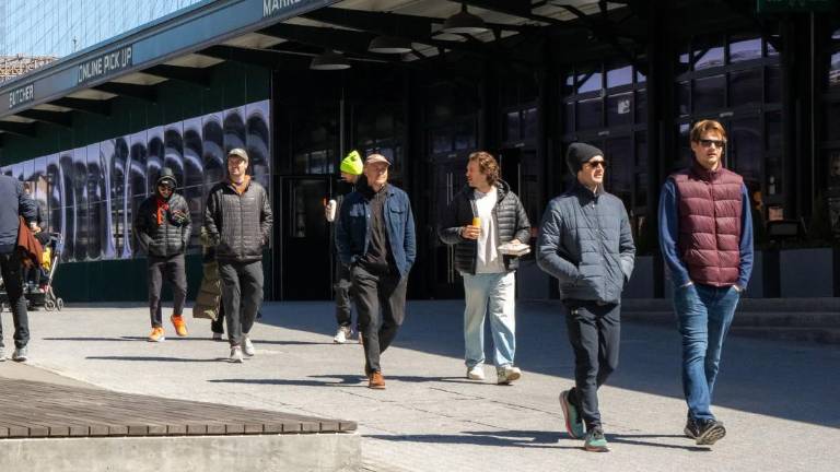 Tin Building with decent outside footfall, a too rare occurence.