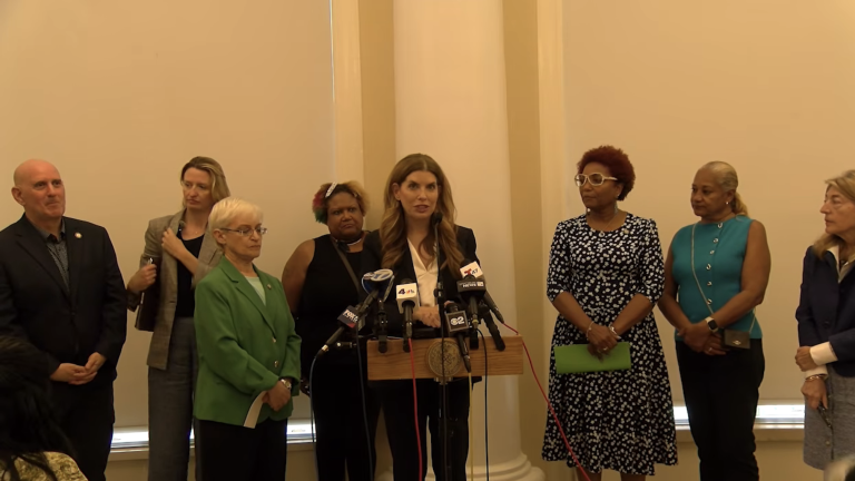 City Council speaker Julie Menin, who represents an UES district, stands with Council Members including Harvey Epstein (far left) and Virginia Maloney (second from left) and Queens Council member Lynn Schulman (third from left) to discuss the city’s response to a Legionnaires’ outbreak.